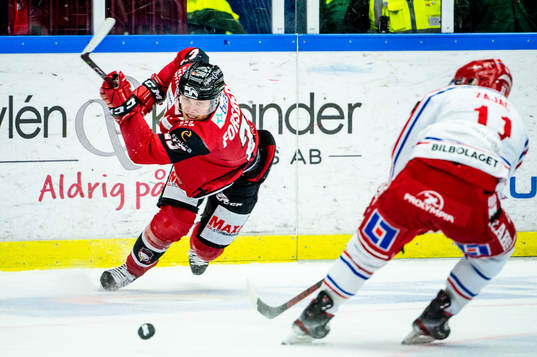 Malmö Redhawks Christoffer Forsberg mot Timrås Nolan Zajac