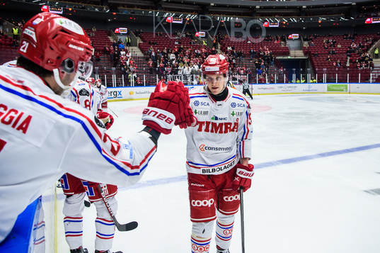 Timrås Sebastian Hartmann jublar