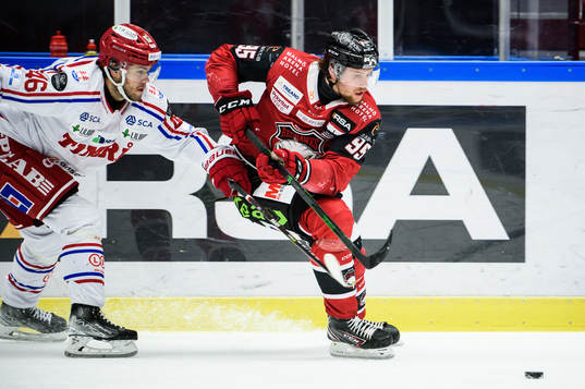 Timrås Pontus Åberg och Malmö Redhawks Carl Persson