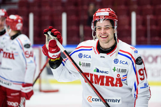 Timrås Viktor Lodin jublar