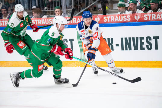 Lucas Ekeståhl-Jonsson of Rögle and Veli Matti Savinainen