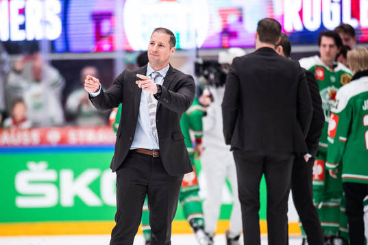 Cam Abbott, head coach of Rögle celebrates