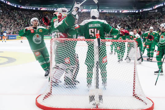 Players of Rögle celebrate with goalkeeper Christoffer