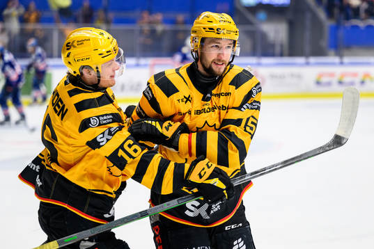 Skellefteås Melker Karlsson jublar