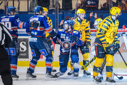 Växjös Tobias Rieder jublar