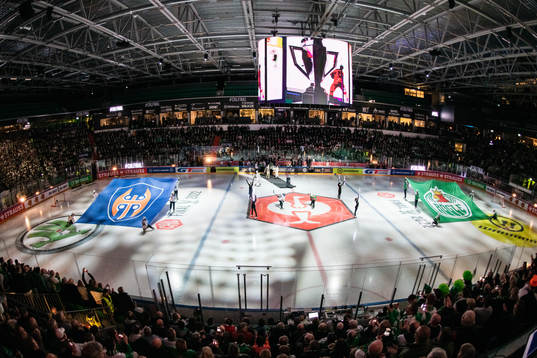 The flags of Tappara and of Rögle