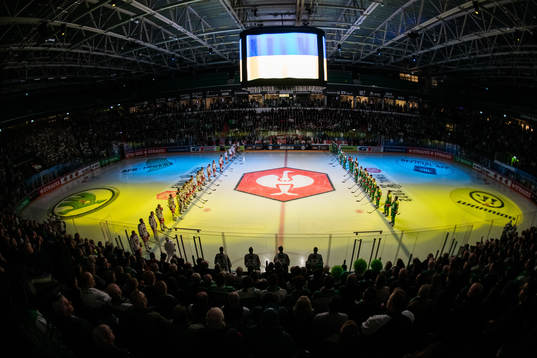 Players line up