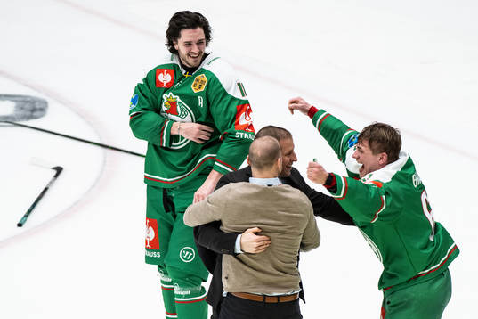 Dennis Everberg, Leon Bristedt, Cam Abbott, head coach and