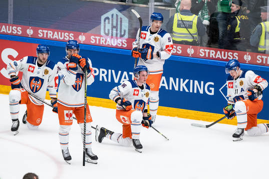 Players of Tappara looks dejected