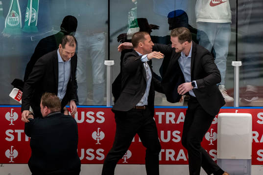 Jan Larsson, assistant coach, Cam Abbott, head coach and