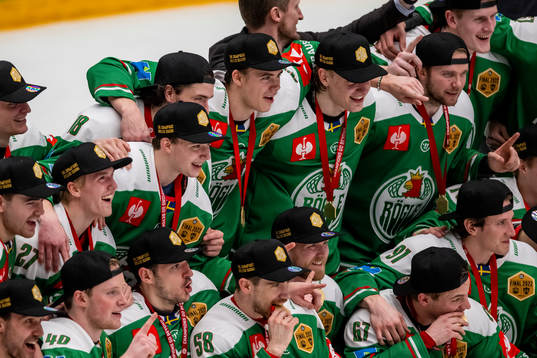 Marco Kasper and William Wallinder of Rögle celebrates