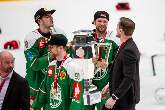 Brady Ferguson, Valtteri Kemiläinen of Rögle  celebrates