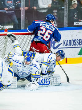 Leksands målvakt Kasimir Kaskisuo och Justin Kloos samt