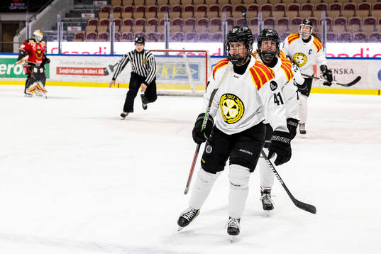 Brynäs Denisa Krizova jublar