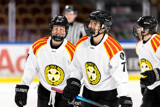 Brynäs Sofia Ljung jublar