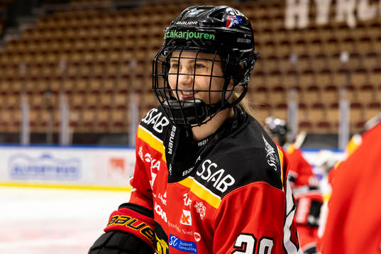 Luleås Klara Kenttälä jublar