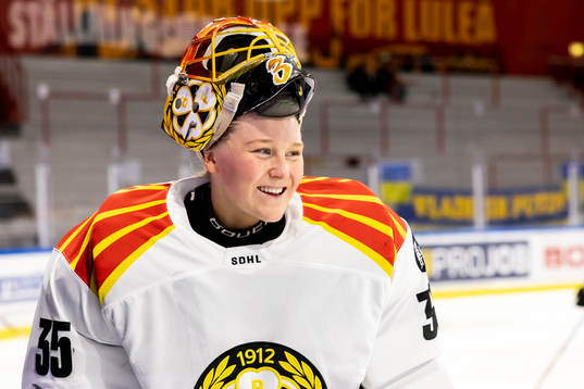 Brynäs målvakt Ellen Jonsson jublar