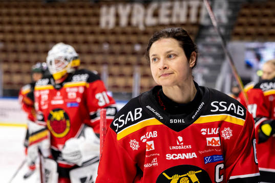 Luleås Jenni Hiirikoski utan hjälm