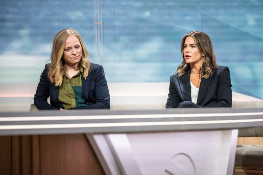 Mia Jalkerud, Eskilstuna, och Hanna Folkesson, Hammarby, i