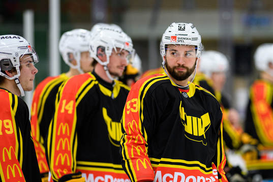 Västerås Ilya Arkalov innan ishockeymatchen i