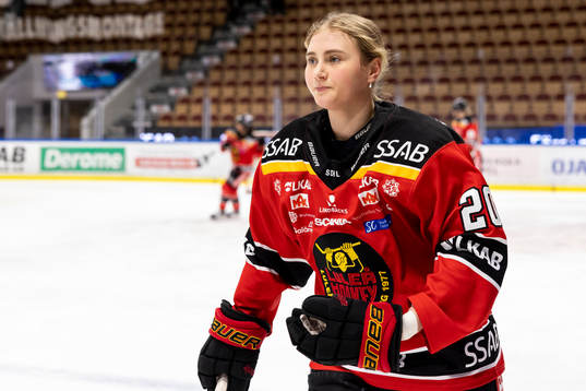 Luleås Klara Kenttälä utan hjälm