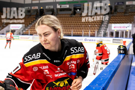 Luleås Noora Tulus utan hjälm
