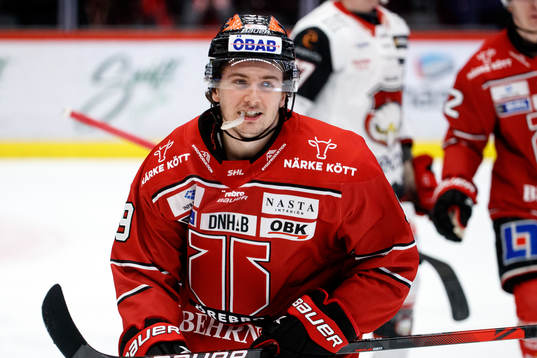 Örebros Nicholas Halloran jublar