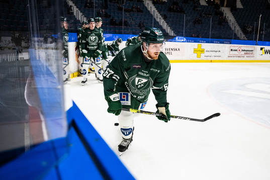 Färjestads Pontus Widerström värmer upp