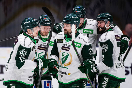 Färjestads Daniel Viksten jublar