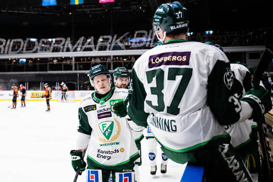 Färjestads Daniel Viksten jublar