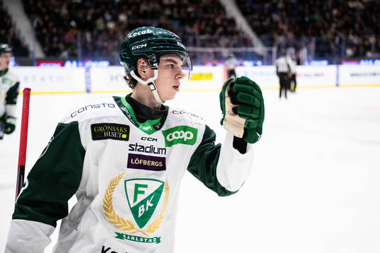 Färjestads Albert Johansson jublar
