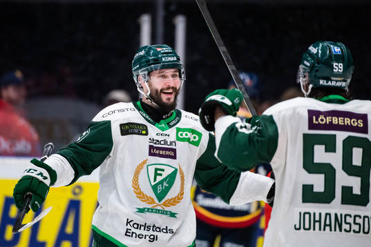 Färjestads Jesse Virtanen jublar