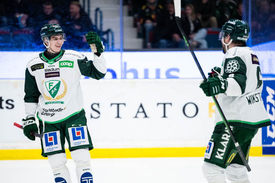 Färjestads Albert Johansson jublar