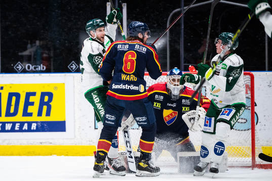 Färjestads Per Åslund jublar