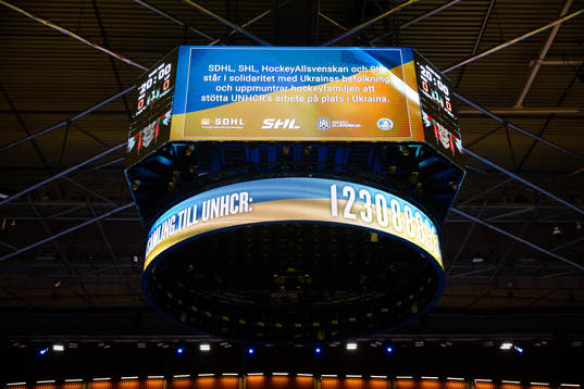 The jumbotron in the arena Scandinavium with a message