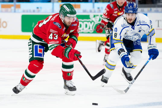 Frölundas Michael Spacek och Leksands Matt Caito