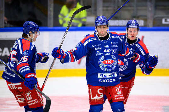 Oskarshamns Kim Rosdahl jublar