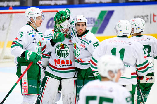 Rögles spelare jublar