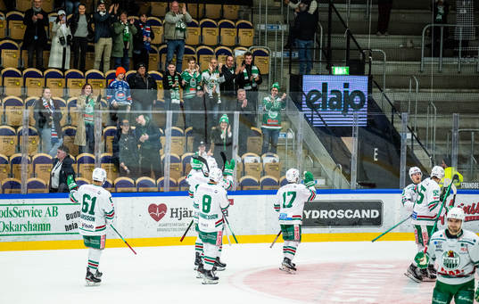 Rögles spelare jublar