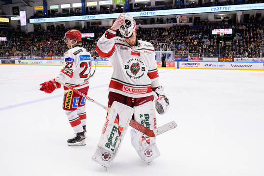 Modos Niklas Folin och målvakt Tex Williamsson deppar