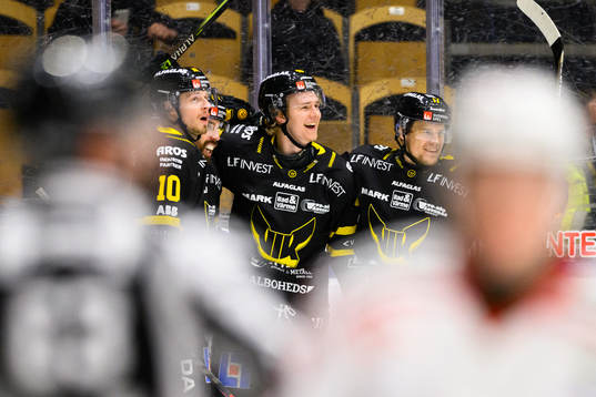 Västerås Isak Skedung jublar