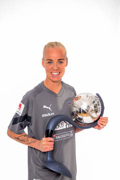 Carloline Seger