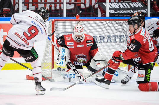 Örebros Nicholas Halloran sätter 2-3 på Malmö Redhawks