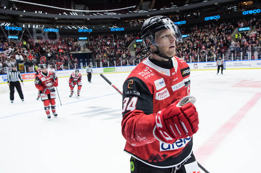 Malmö Redhawks Carl Söderberg jublar