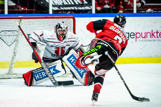 Malmö Redhawks Johan Olofsson missar straff på Örebros