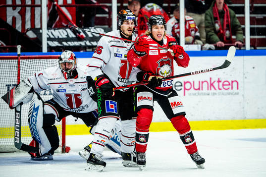 Malmö Redhawks Marcus Sylvegård mot Örebros Emil Larsson