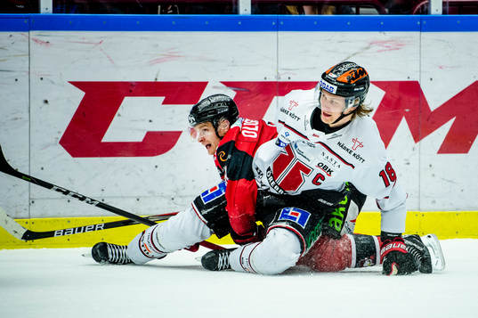 Örebros Rodrigo Abols mot Malmö Redhawks Johan Olofsson