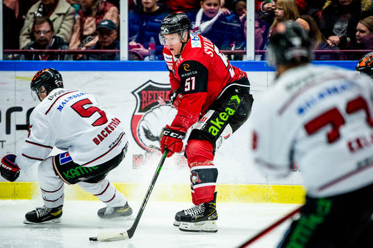 Malmö Redhawks Emil Sylvegård mot Örebros Gustav