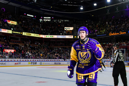 Färjestads Per Åslund jublar