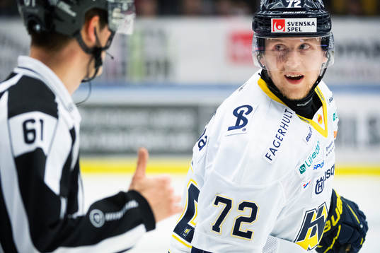 s Jonathan Davidsson disskuterar